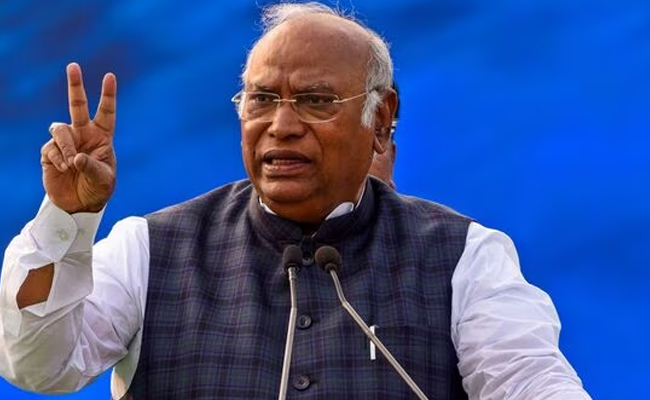 Kharge confident of Cong and allies coming to power in Maharashtra, Jharkhand